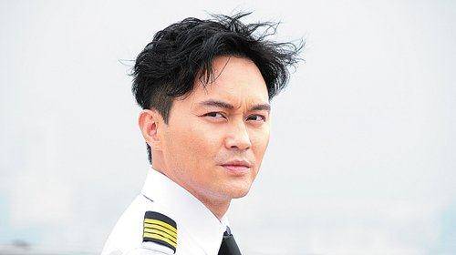 魔"顾夏阳,原本就长相帅气的他穿上一身制服,让一众女观众大呼老公