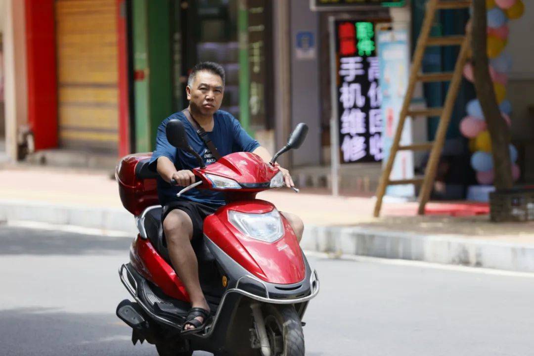 【大曝光】不戴安全头盔曝光!看看有没有你认识的!