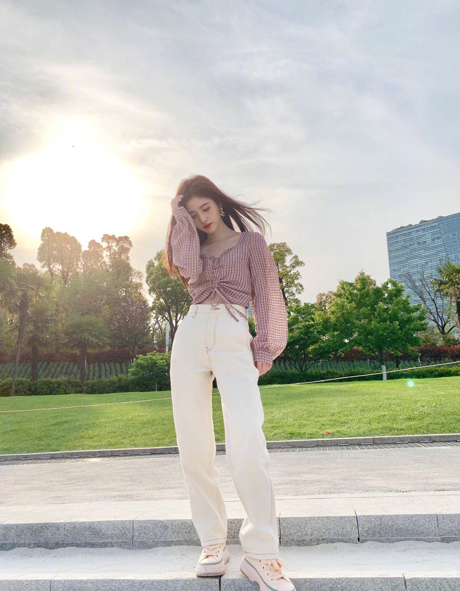 学院风美少女鞠婧祎上线!