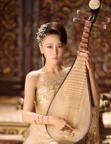 "狐狸美女"毛俊杰,当年身材不输柳岩_角色_时尚_作品