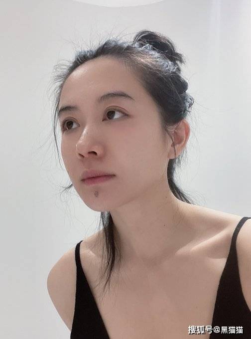 何一的从默默无闻的客服最终成长为币安的老板娘