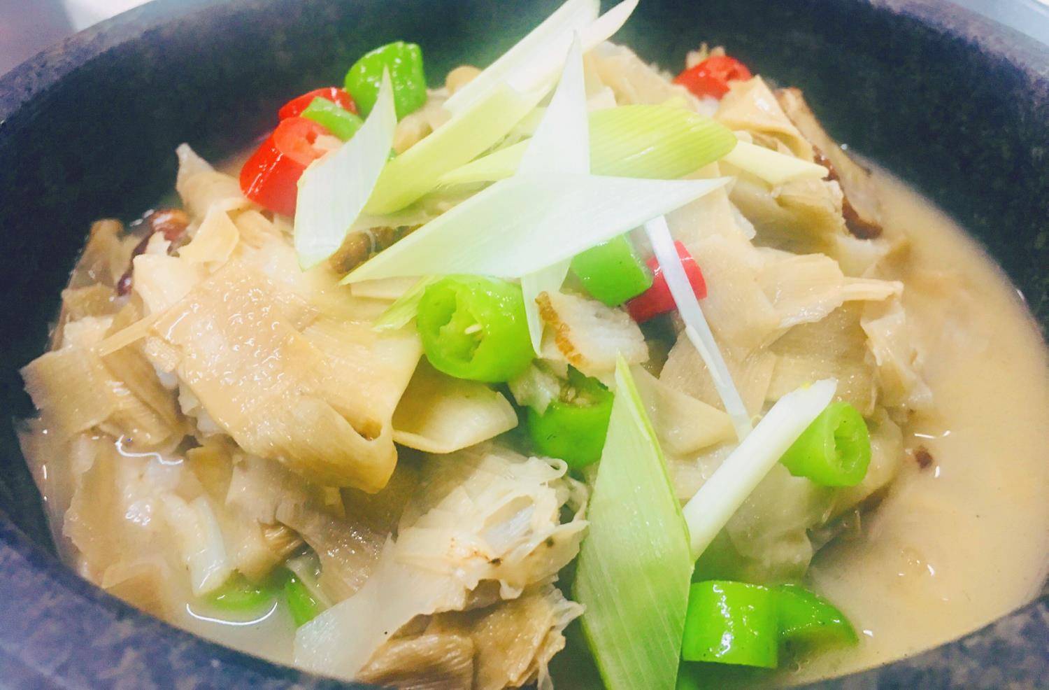 用笋衣做的一道菜,即营养又美味,喜欢就试试吧!_腊肉_青蒜_脂肪