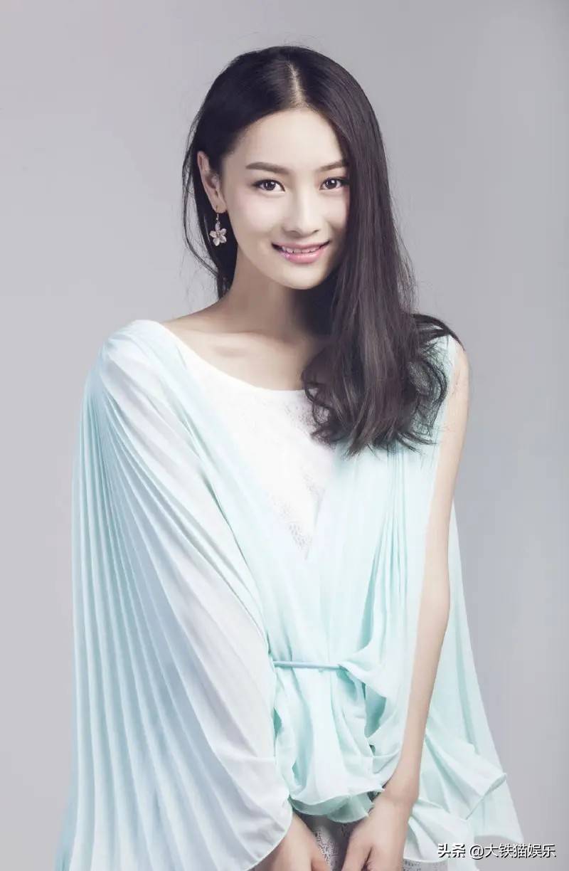 原创44岁刘涛与小鲜肉演姐弟恋吻上热搜这7位女星却30岁就演妈了