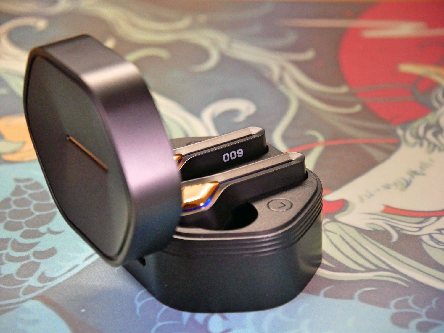 蓝牙也能低延迟——贱驴009 tws蓝牙游戏耳机_设计_充电_风格