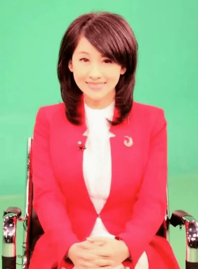 知名女主持因过度劳累致脑溢血,康复后重返屏幕,现近况曝光_刘珊玲