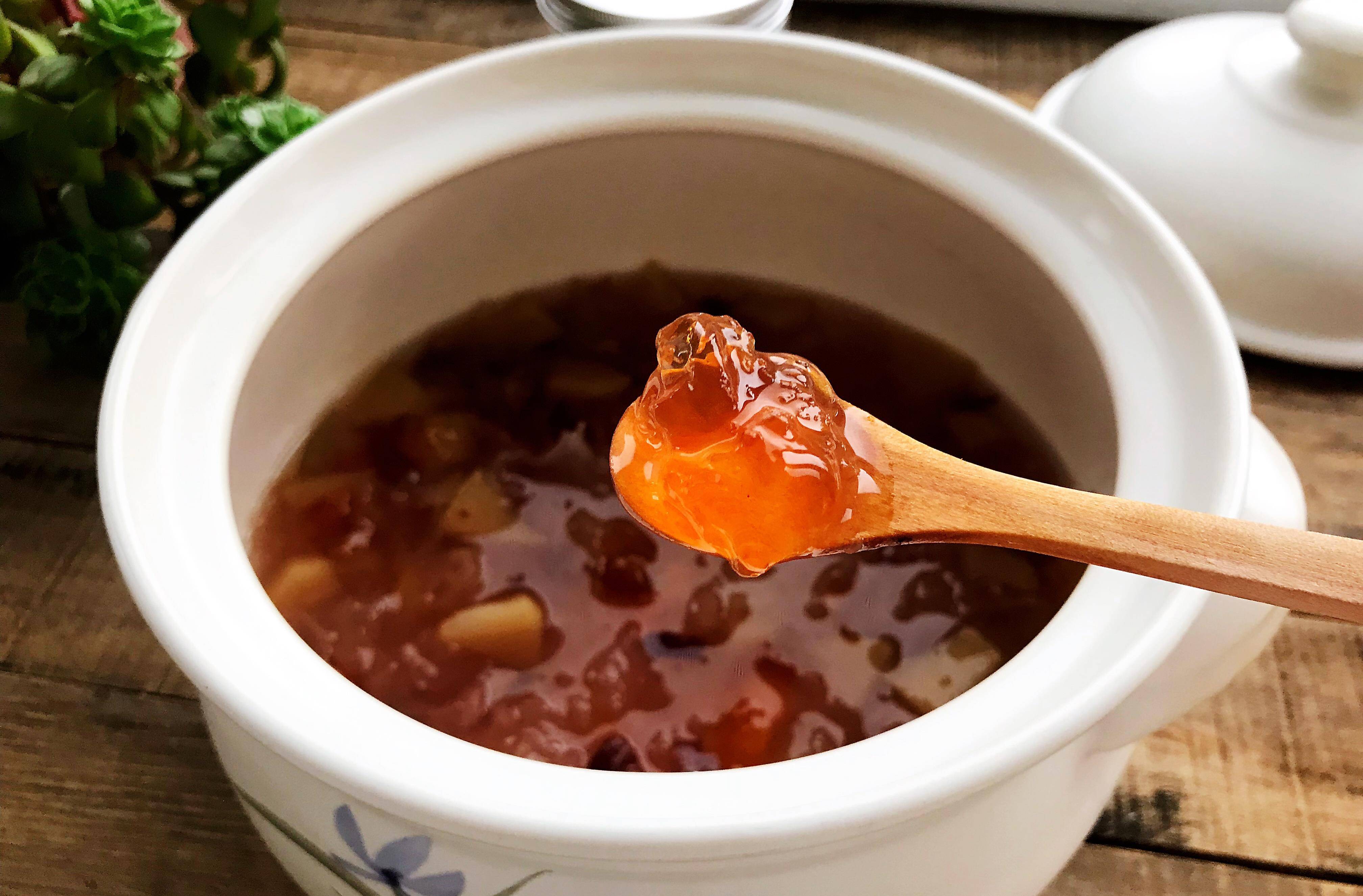 教你煮桃胶雪燕银耳羹,这样做出来,出胶浓郁,秋冬润燥必不可少_进行