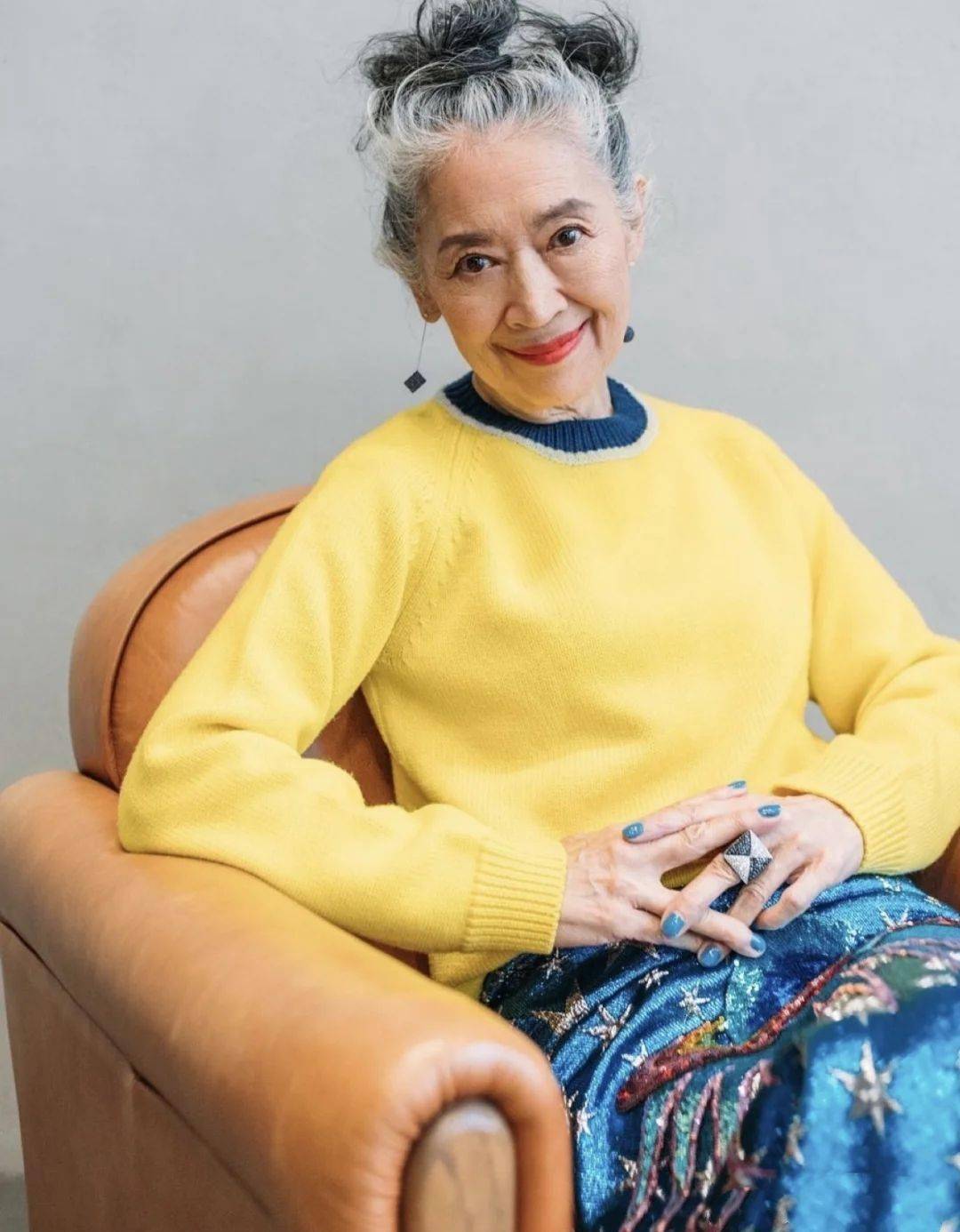 这位日本奶奶真是时髦精,年过70比年轻人还会穿_内藤_时尚_造型