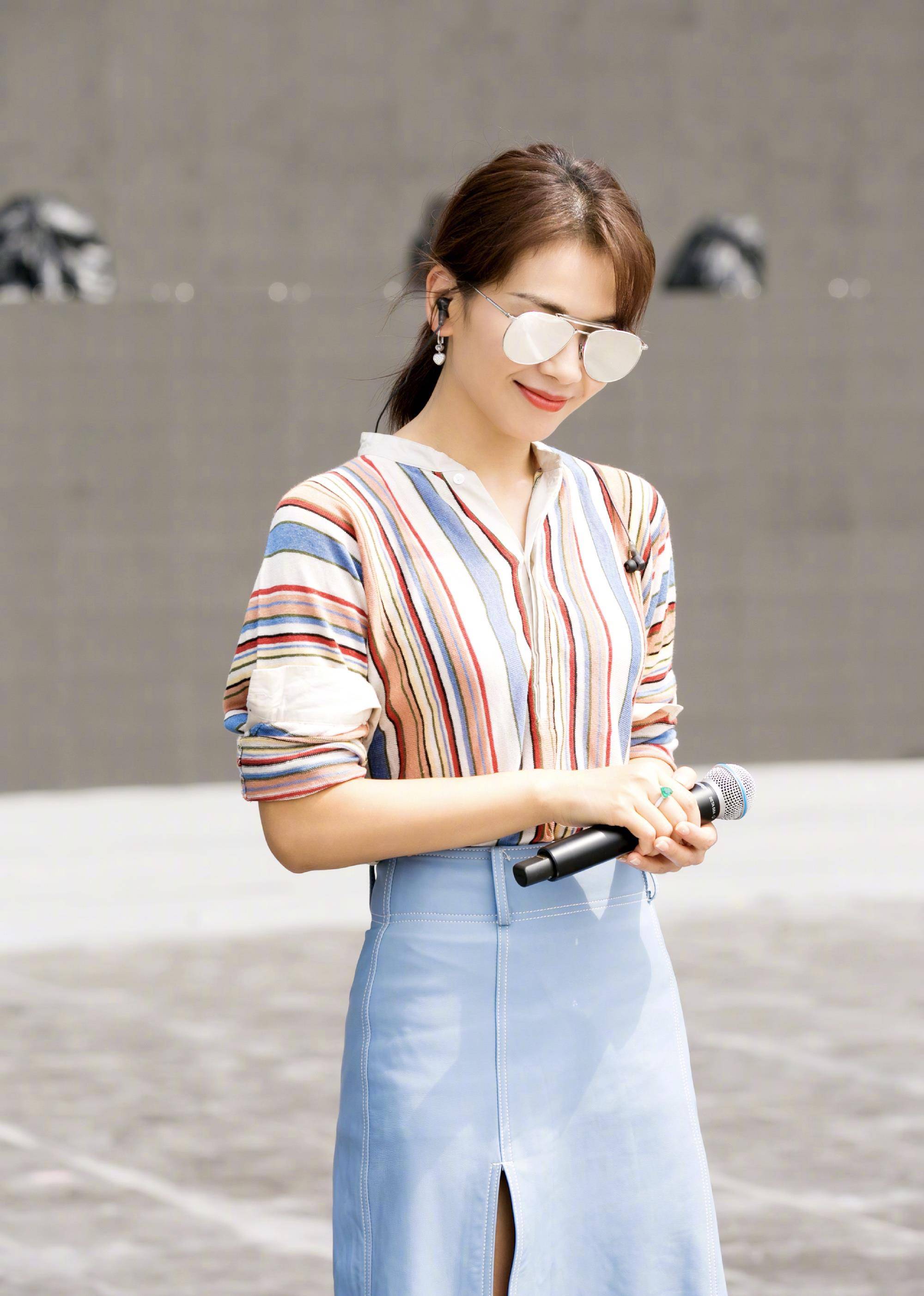 原创刘涛穿学院裙硬凹少女感职场印象太深刻知性风反而更动人