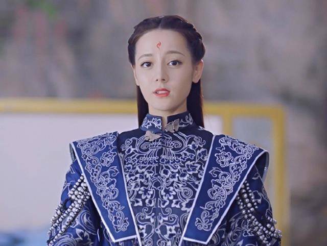 原创本以为迪丽热巴穿红衣最惊艳看到穿绿衣古装造型气质瞬间变了