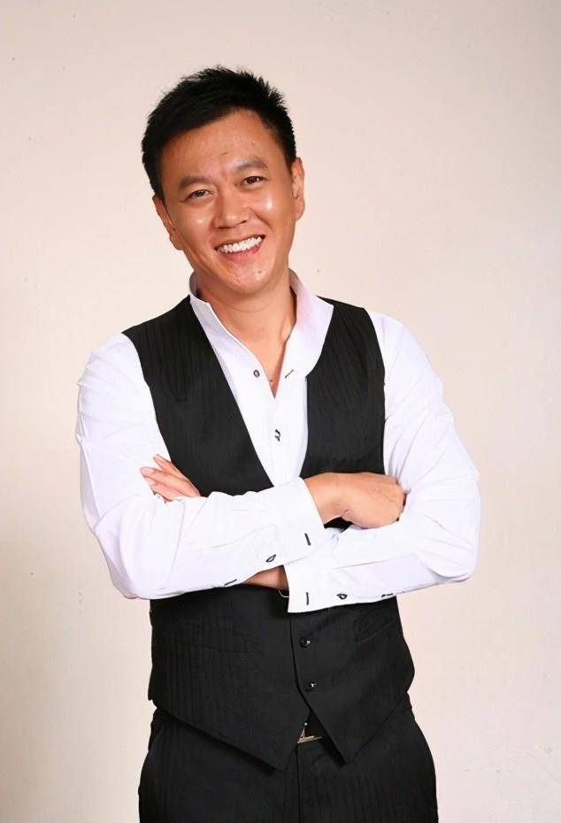 "最贵配角"冯嘉怡,拍戏只为过瘾,被导演调侃片酬还不够油钱_冯佳怡