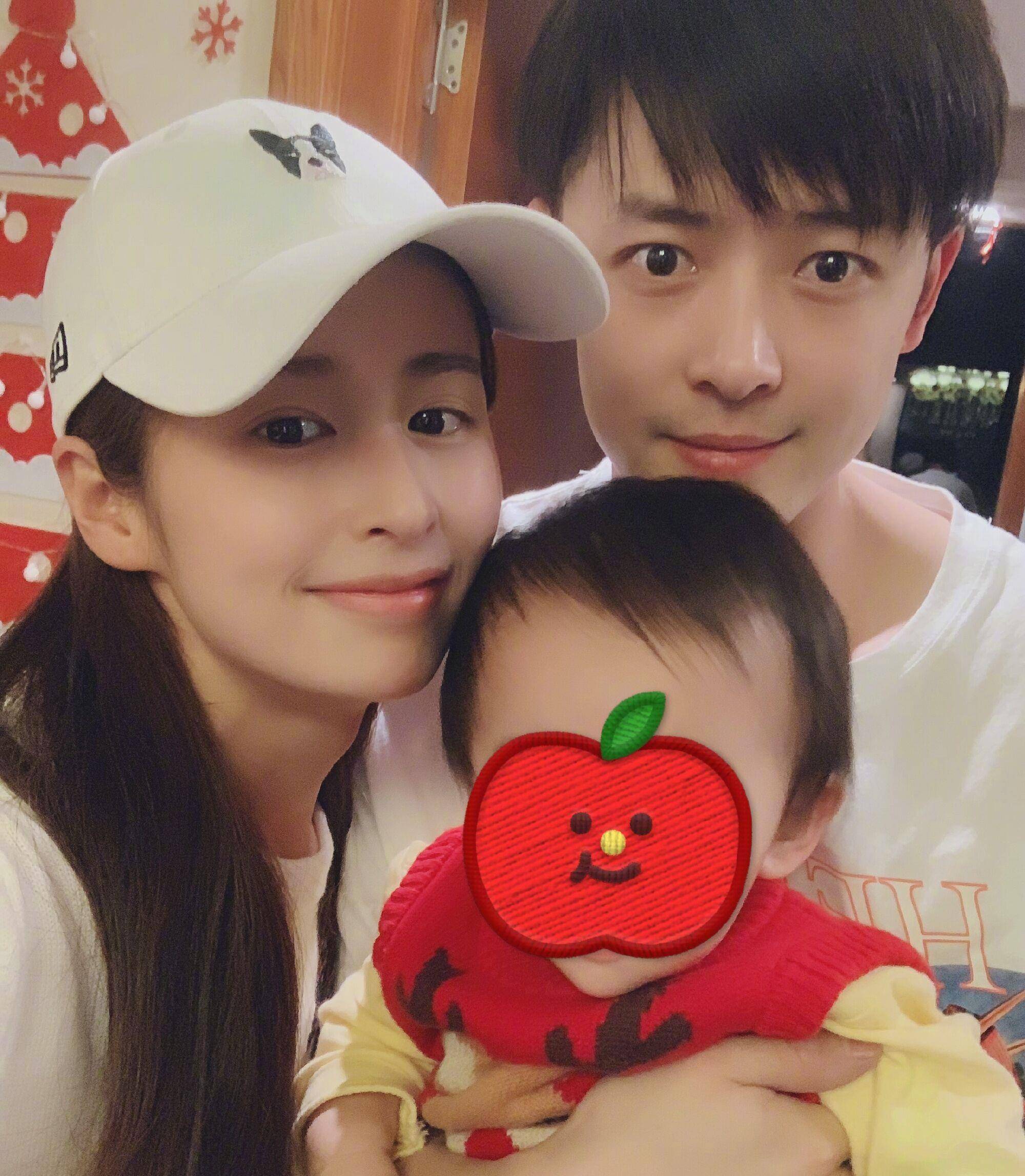 颖儿为付辛博庆生发全家福,意外曝光小月亮的高额头_生日_网友_因为