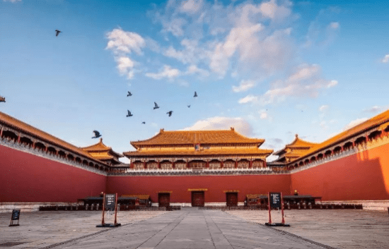 浅谈中国古代宫殿建筑的布局特点