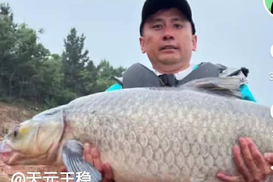 抖音上的十大钓鱼高手,最有名的邓刚的粉丝达到3248.9万_搜狐网