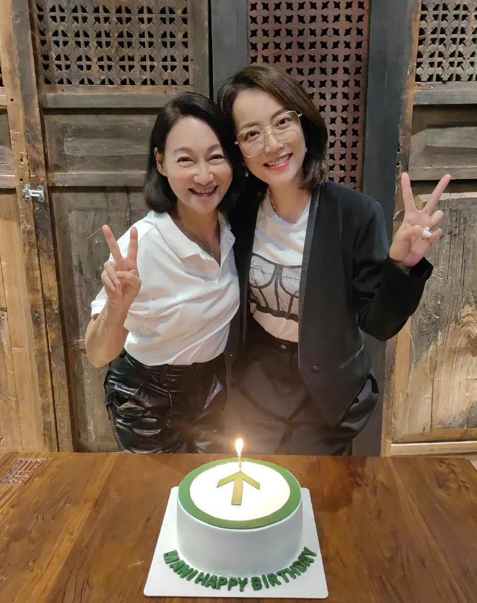 生日快乐,身体健康,天天开心,永远美丽,永远18岁霍汶希而今天7月19号