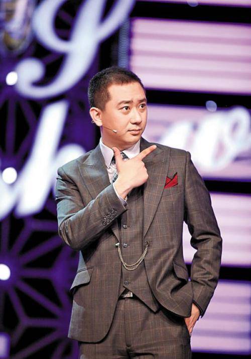 老百姓的消遣时间,要么去看春晚小品集锦,要么看王自健的脱口秀