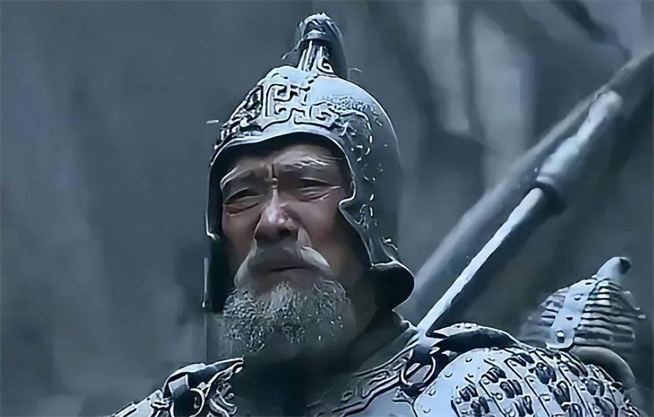 黄忠(剧照)不过,虽然未必是黄忠亲自动手,但他率领的部队大破曹军并