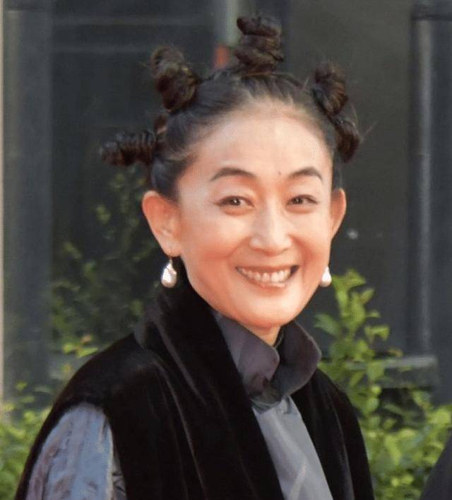 毕竟,作为实力派女演员,最好不要被雷在观众中的造型毁了心目中.