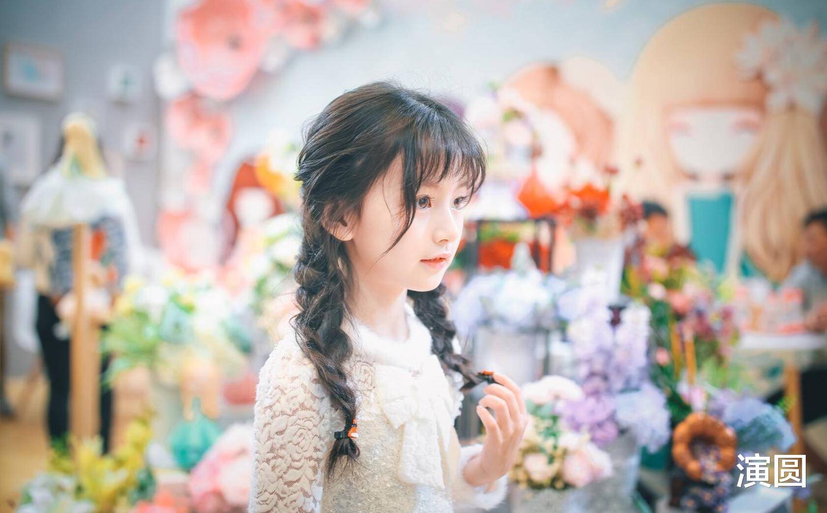 丝毫不用担心,主演的很多电视作品在播出期间都获得了非常不错的成绩