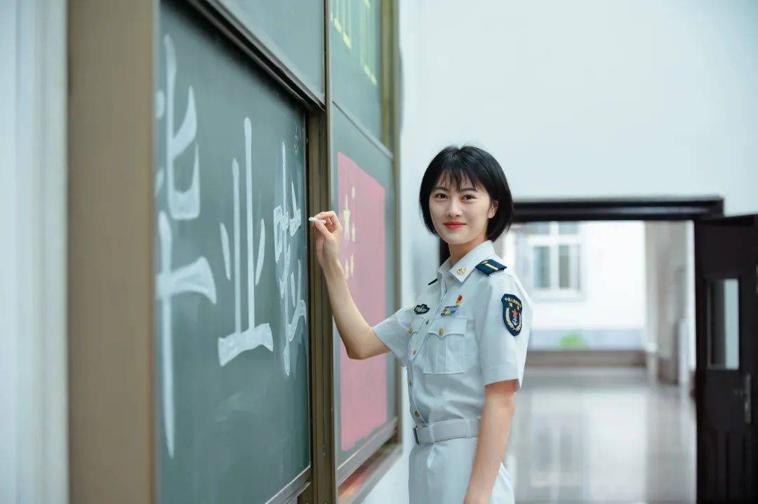 空军工程大学女生图片