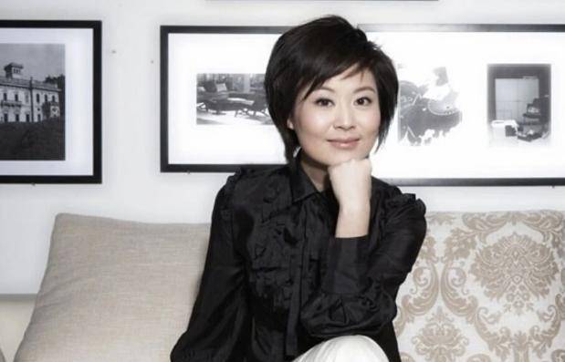 原创辽宁电视台主持人金霞为何辞职她去哪了