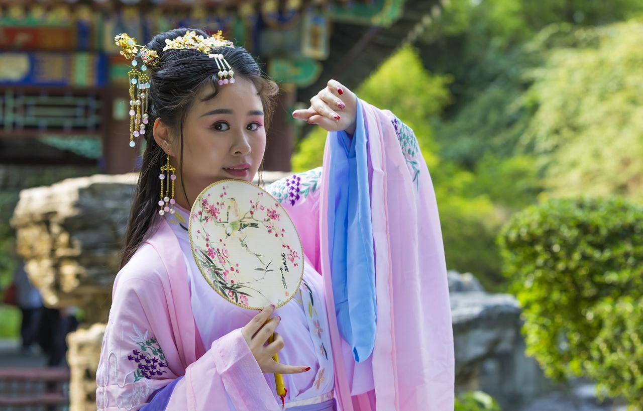 明朝选美:5000人最后留下50人,其中一轮筛选让秀女们苦不堪言_女子