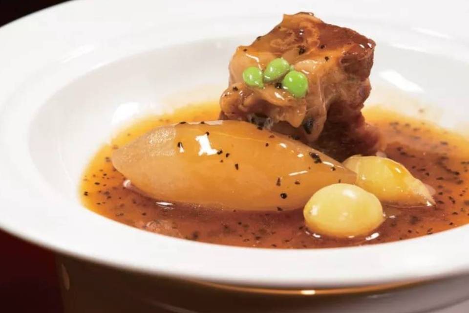 黑松露文火牛肉_雪花_白果_萝卜