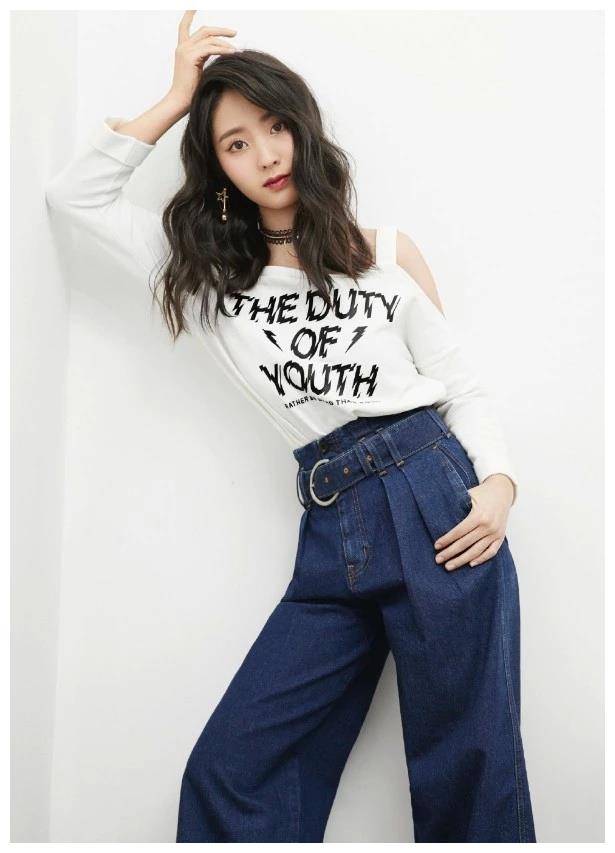 原创上帝给了邢菲一双短腿她却懂得穿毒液裤卷裤脚贼显腿长