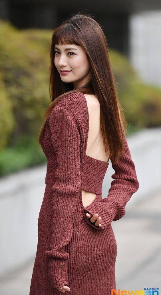 原创世界第一美女林珍娜穿搭清新靓丽吸睛的颜值时尚感倍增