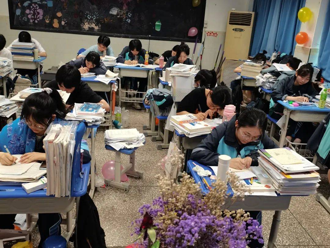 鱼洞中学龚莉:坚守育人初心 展现最美"莉"量