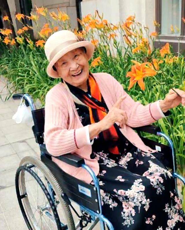 美人不迟暮,93岁的于洋夫人杨静,一组漂亮美照曝光,风采依旧_电影