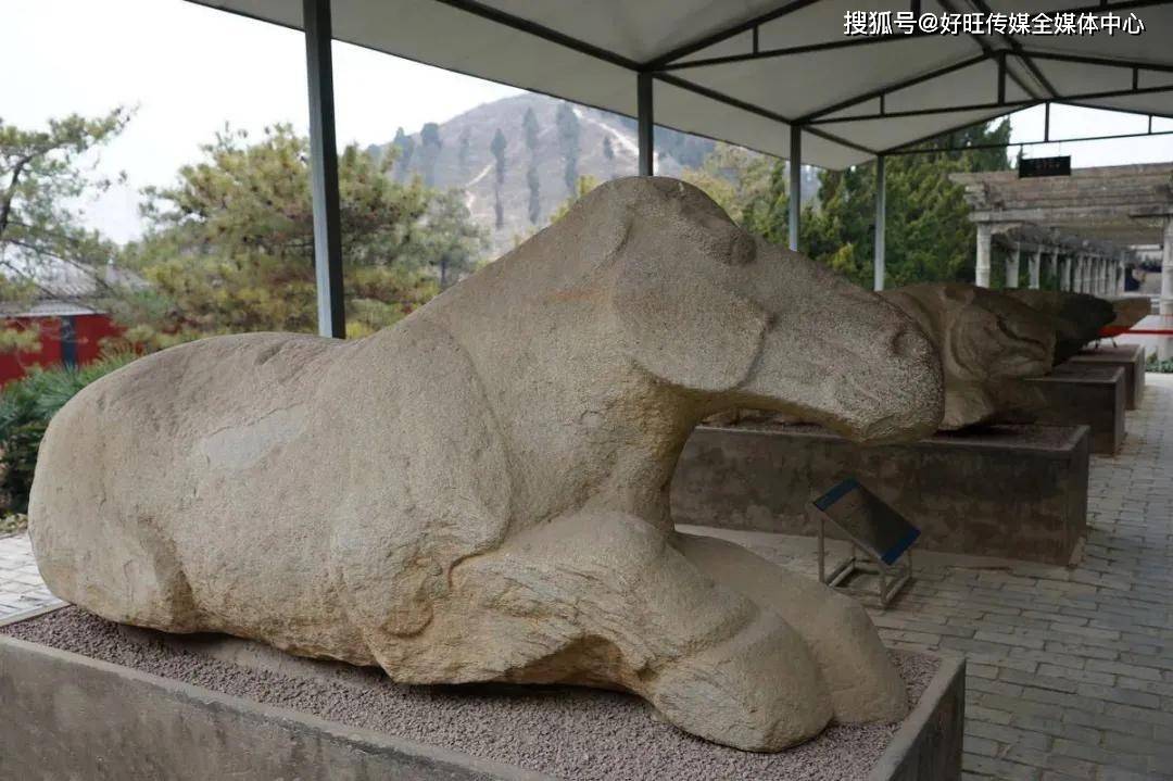 秦汉雕塑是中国雕塑史上的第一个高峰.