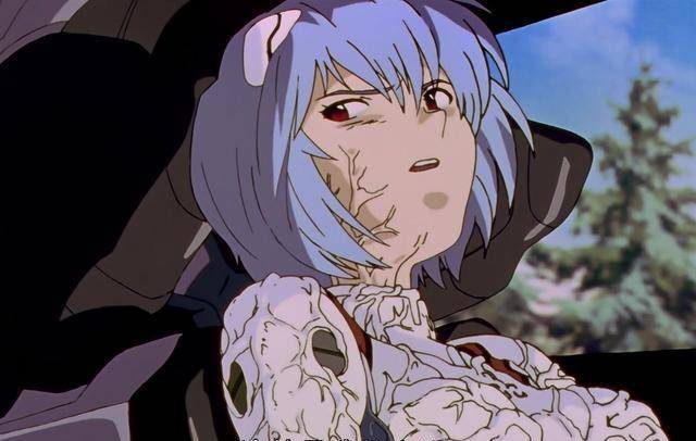 绫波丽背叛碇源渡,主动回归了母体莉莉丝,并且选择遵从碇真嗣的意志