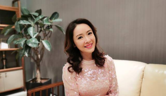 她的前半生,比你想象中的还要精彩_向海岚_演艺圈_向氏