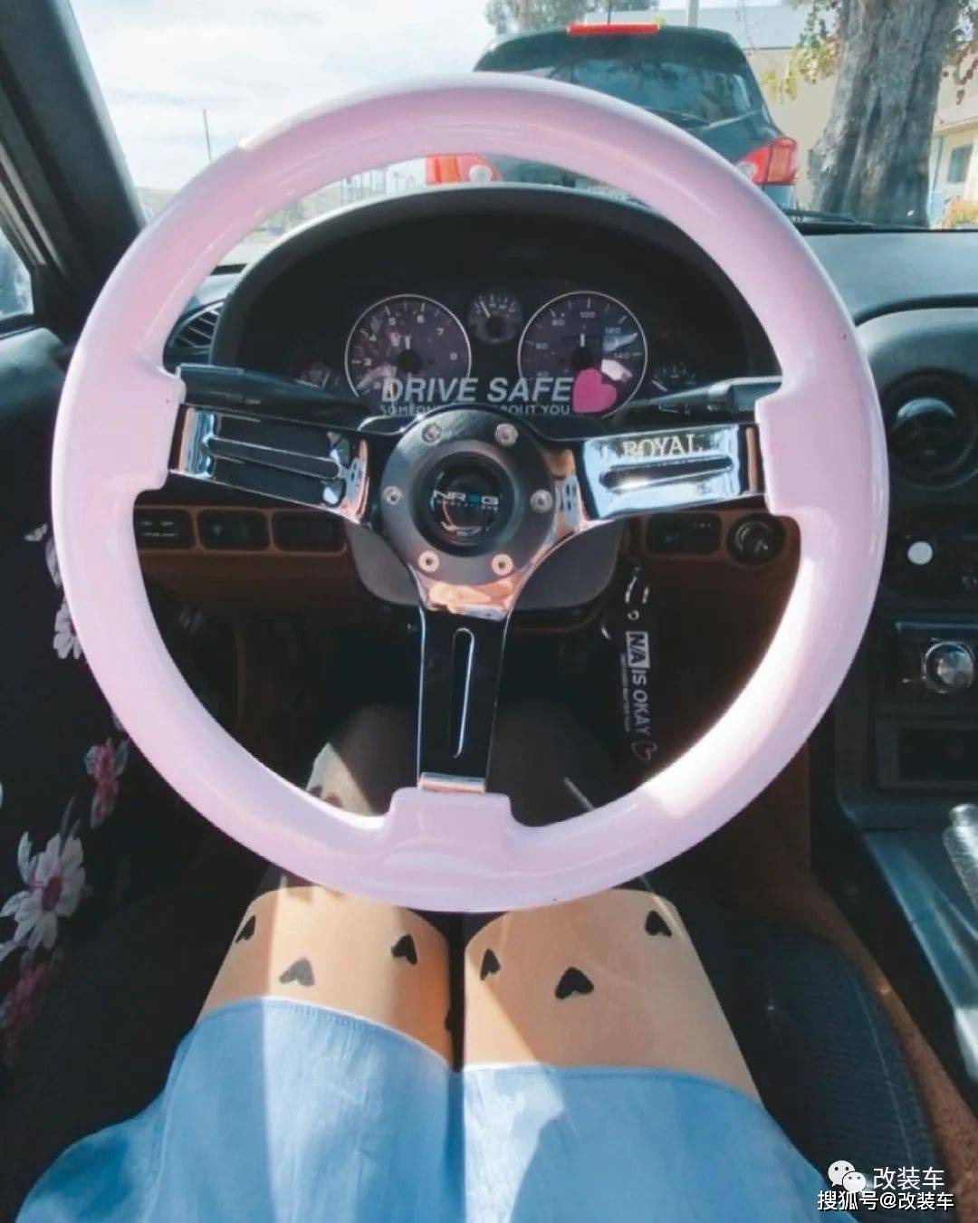 小姐姐的跳灯马自达mx-5 miata,果然"猛男粉"还是比较适合妹子_搜狐