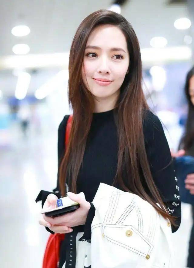 "直男斩"郭碧婷:生二胎在家坐月子,向佐深夜为大姐姐披衣_向太_黄婉佩