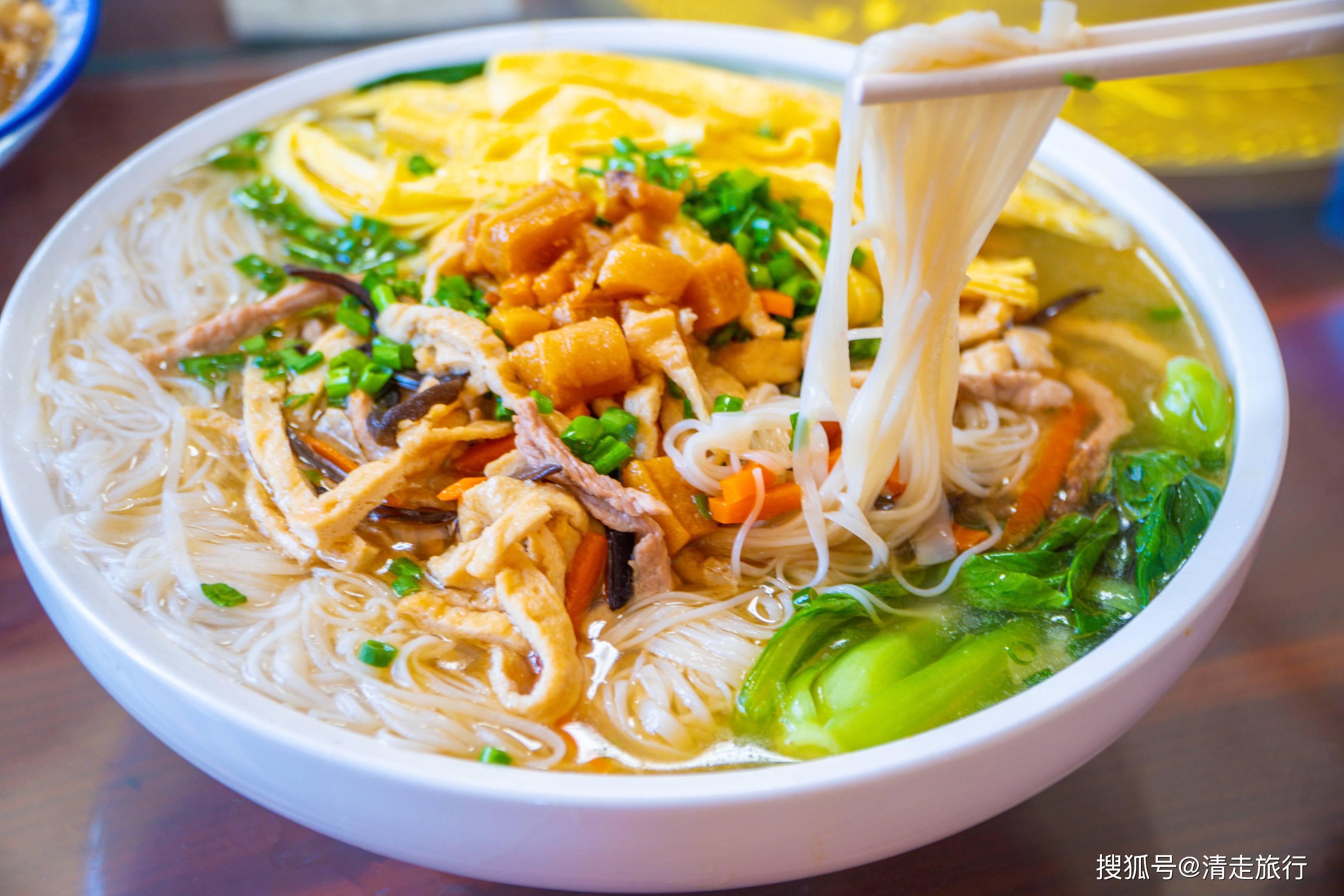 第二天早上去美食街体验缙云烧饼和缙云土索面,据说这也是从黄帝时期