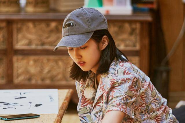 张子枫撕掉"妹妹"标签,上《向往6》换发型,瞬间成熟不少_观众_绯闻