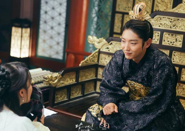 李准基曾经出演多套古装剧,例如2016年的《步步惊心丽》《步步惊心丽