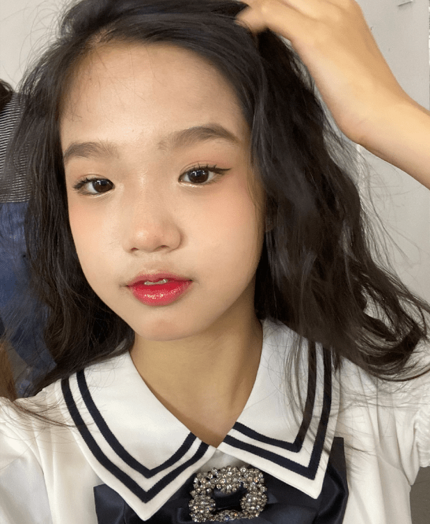 钟丽缇为女儿庆生,14岁张思捷染发化妆显成熟!