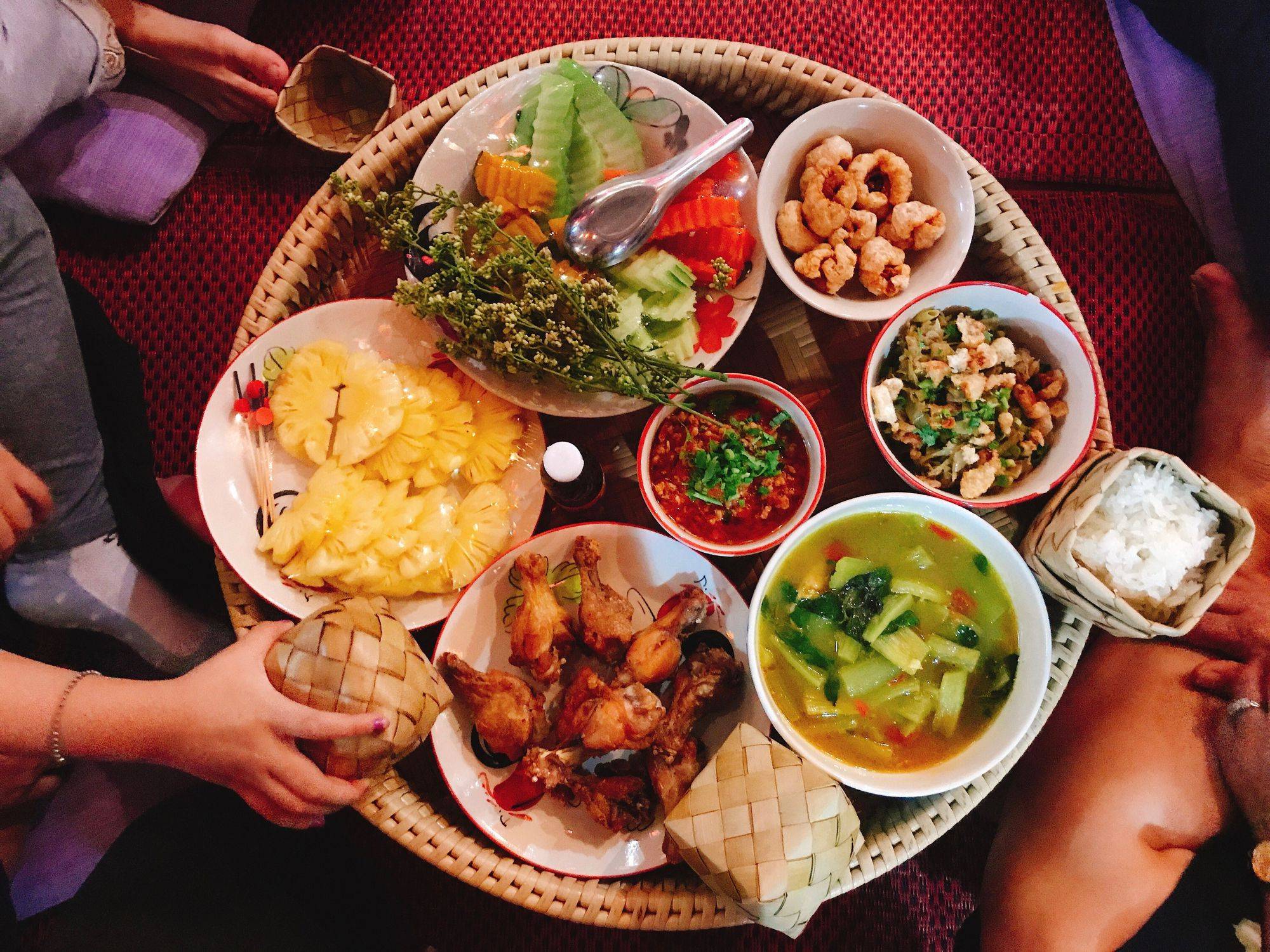 泰国餐桌礼仪图片