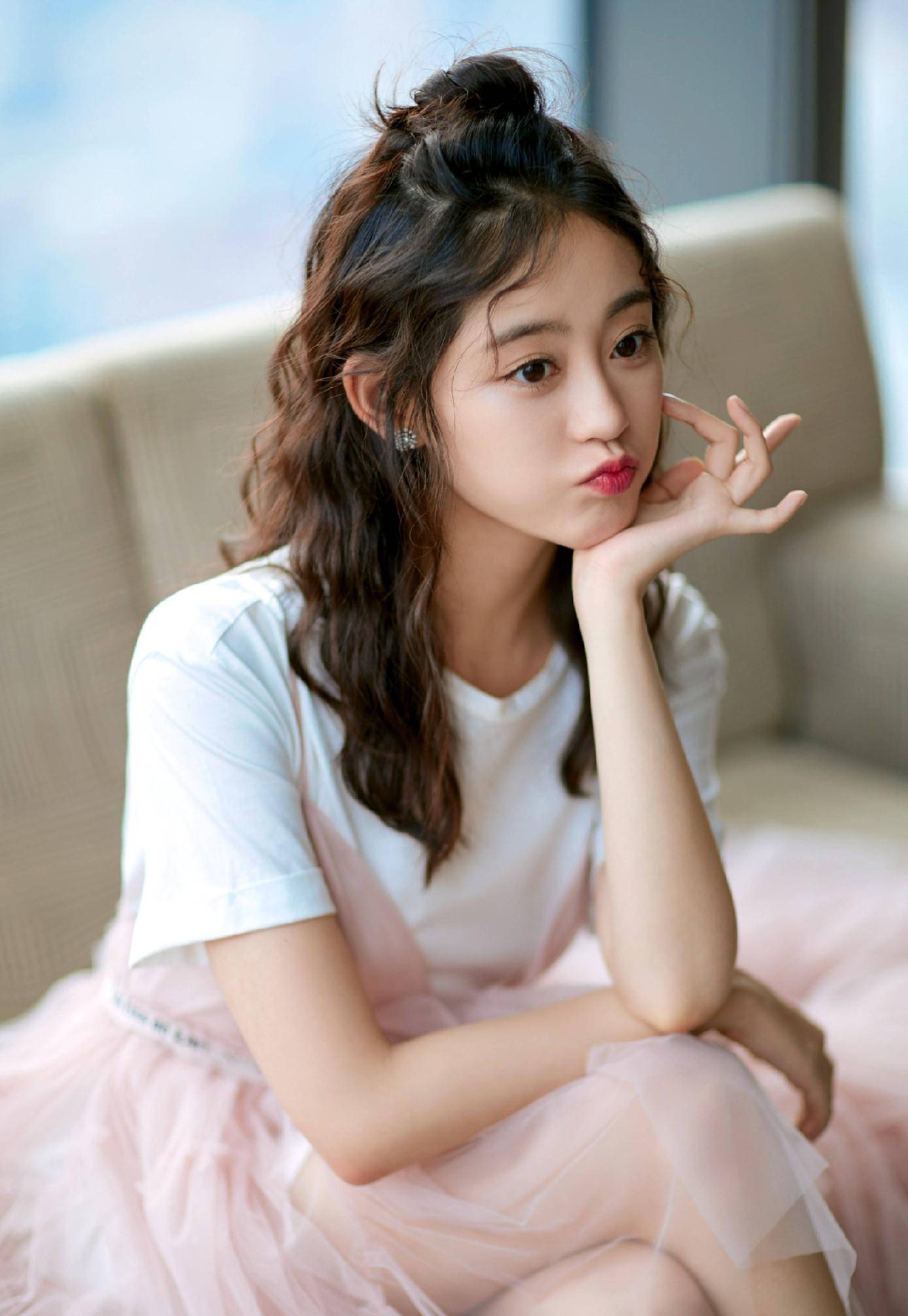 嘉行女星不少,可是唯独05后的她被称为"杨幂接班人 "_名气_楚乔_饰演