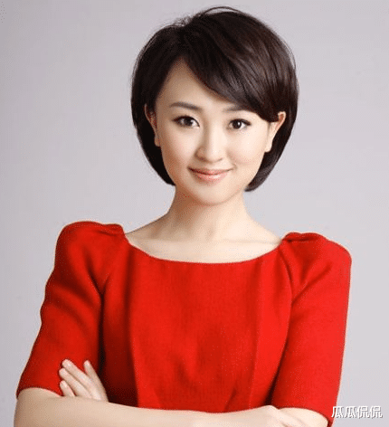 因为郭振玺被查处,这,两位美女主持人也被带走,甚至欧阳智薇后来还被