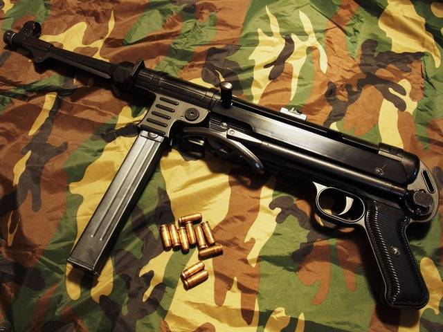纳粹屠刀 收藏价值排名第二 是德军的标志性装备之一