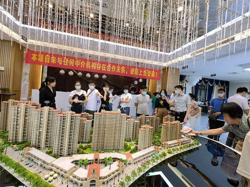 刚刚椰风水韵南区开盘320套房5秒抢光