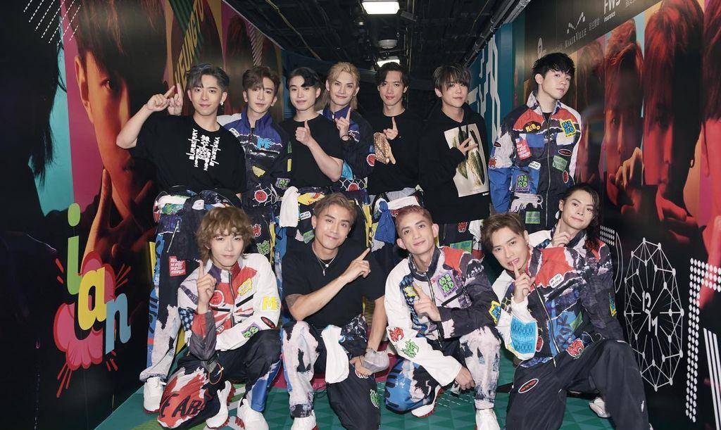 男团mirror香港红馆开唱巨型萤幕掉落舞台砸中2舞者