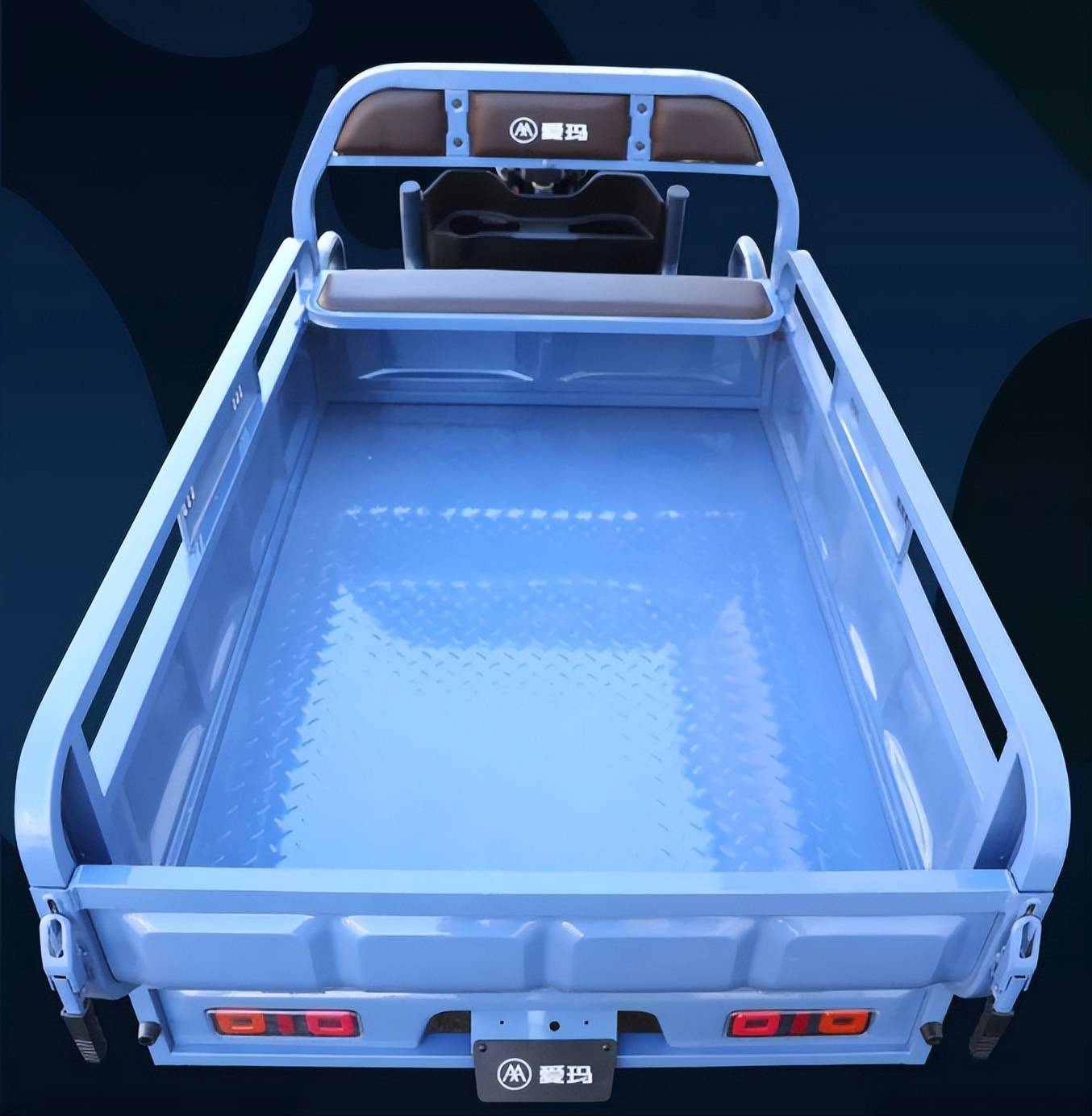 爱玛发布货运坦克155动力充足超大车厢设计一次能拉2000斤