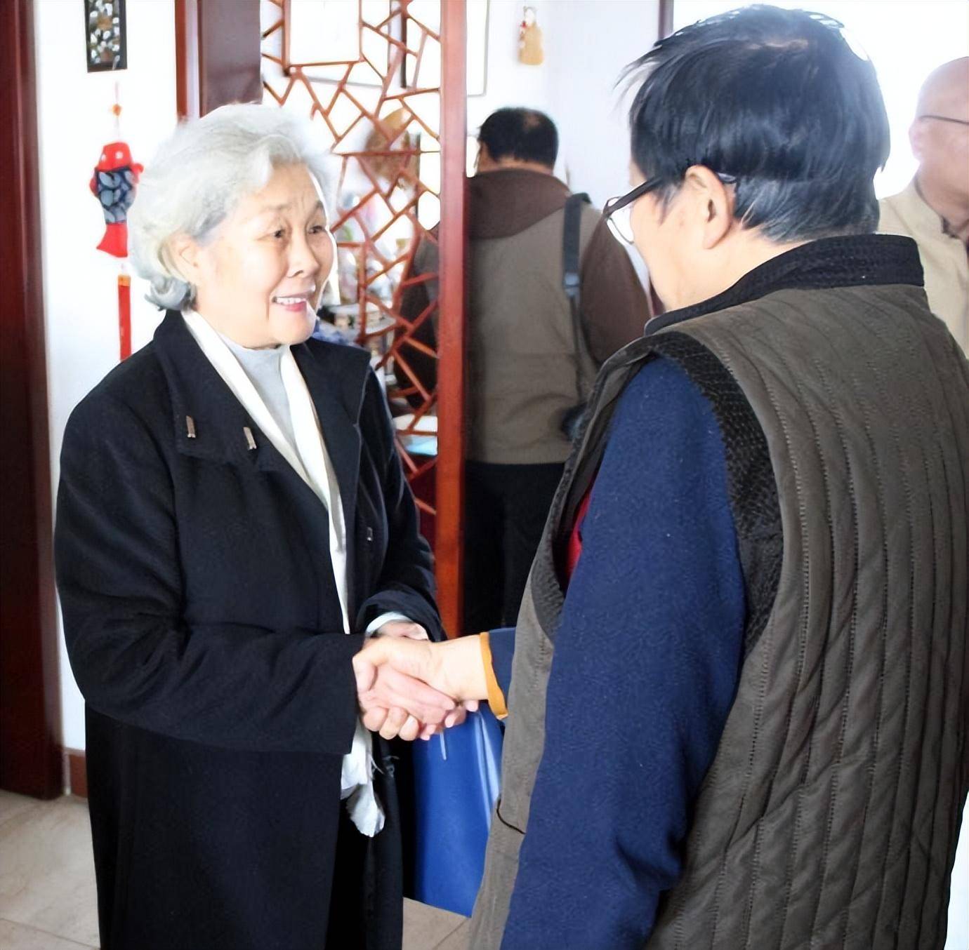 于淑珍:命运坎坷,晚年带丈夫住养老院16年,我不想拖累自己孩子