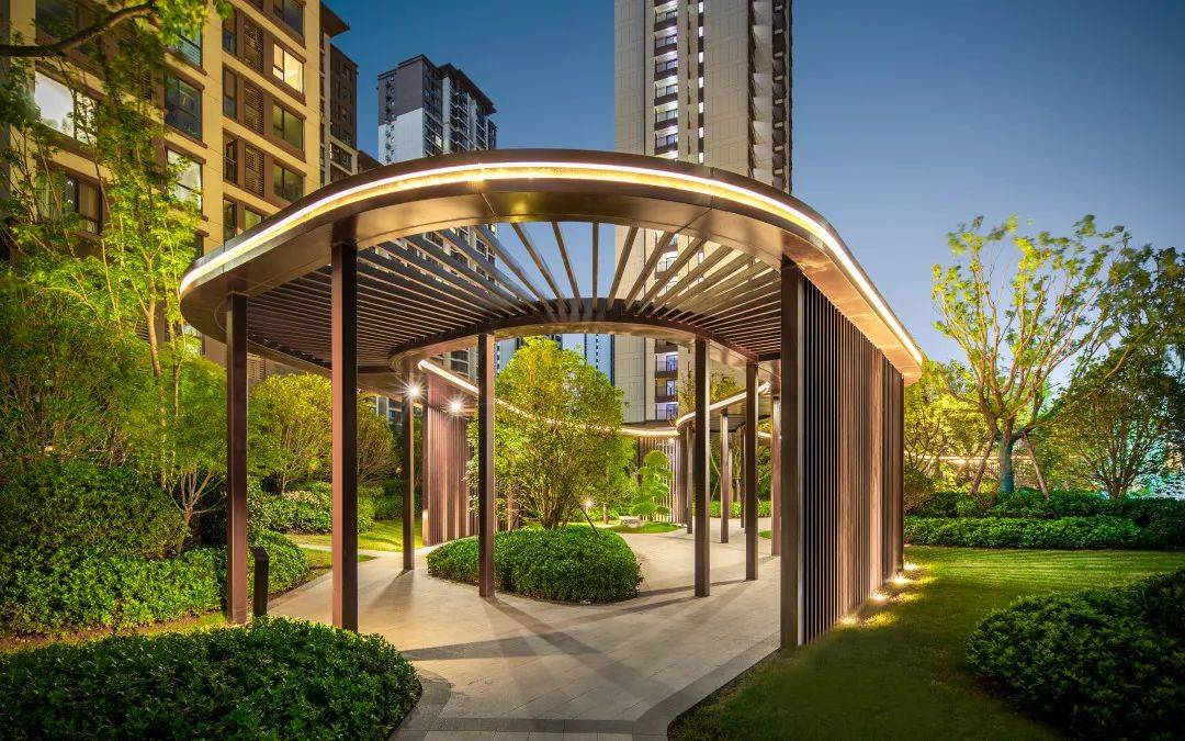 yes交付绿都澜湾椿园如期交付兑现高品质归家之旅