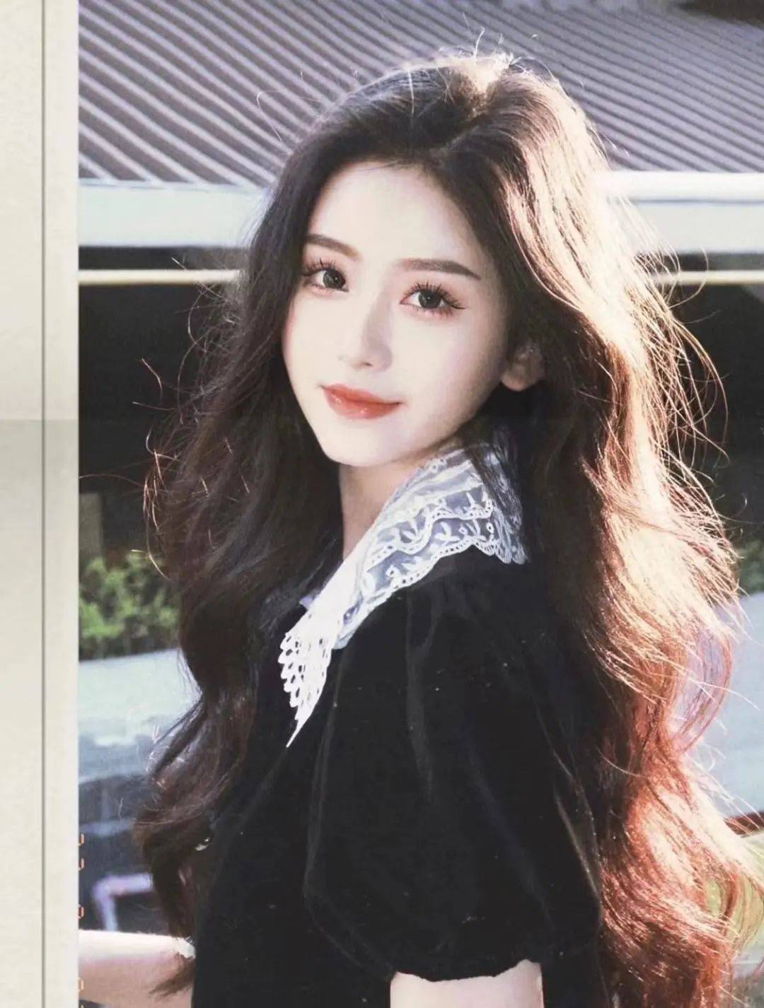 迪迪不畏给大家奉上卷发教程指路一起轻松get同款气质大波浪~长款卷发