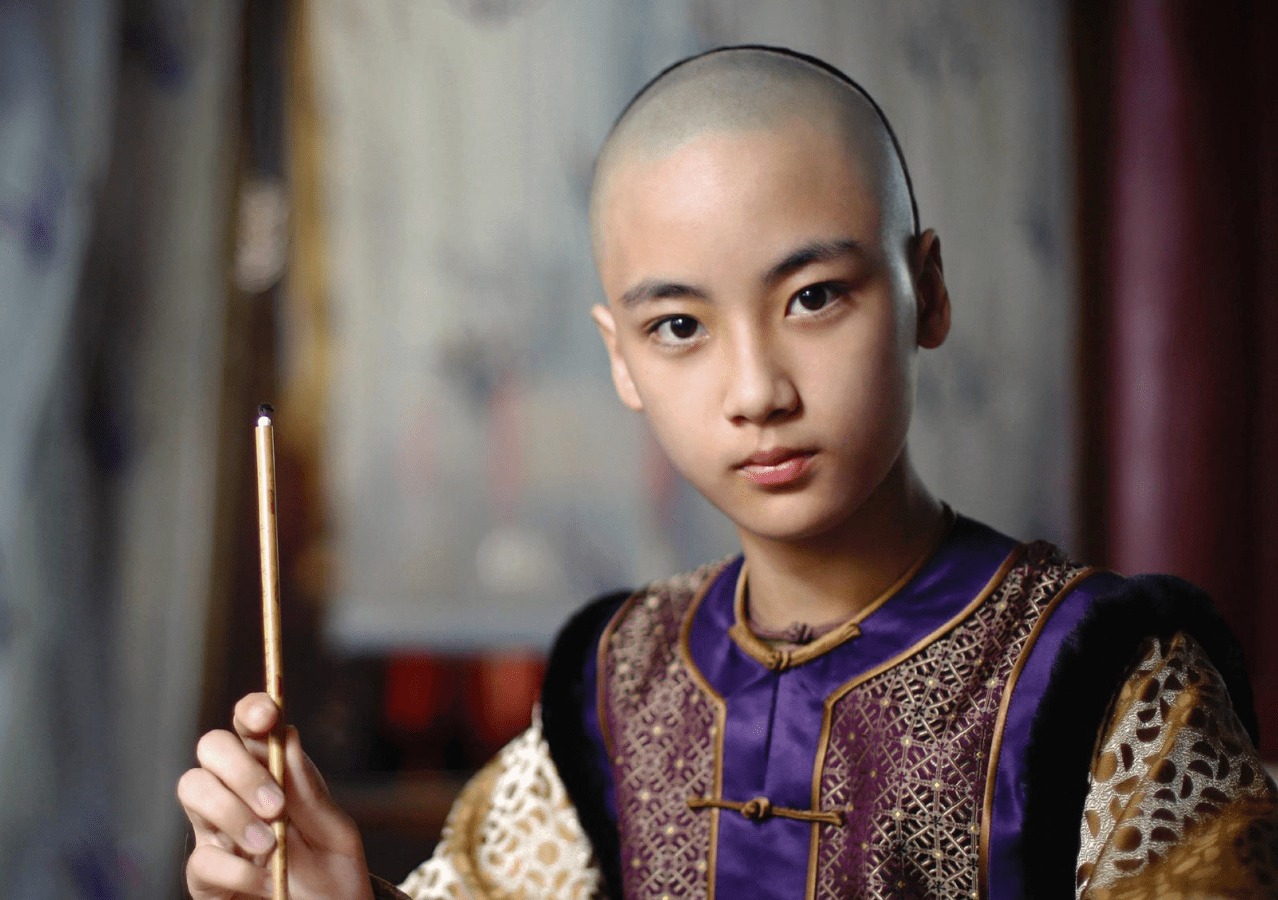 巧的是,他也演过《如懿传》,演的是少年永琪.